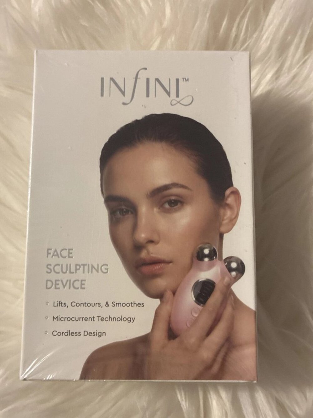 Face sculpting Device by Infini